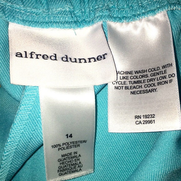 Alfred Dunner size 14, excellent cond, machine wash cold, 100 percent polyester - Picture 4 of 5